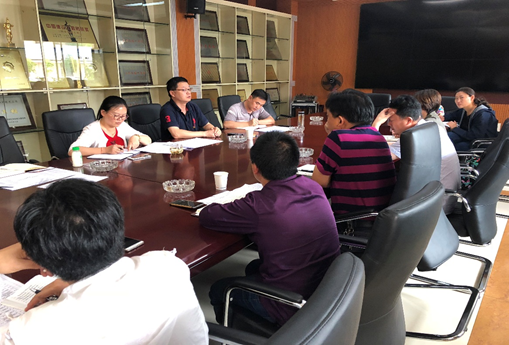 集團人力資源部副部長李坤參加公司農(nóng)民工工資監(jiān)管工作會議并進行指導.png